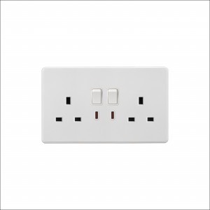 Double 13A switched socket 13A