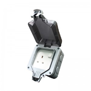 913SPF-G BS Standard 1 Gang IP66 Outdoor CE & UKCA certificate socket inside