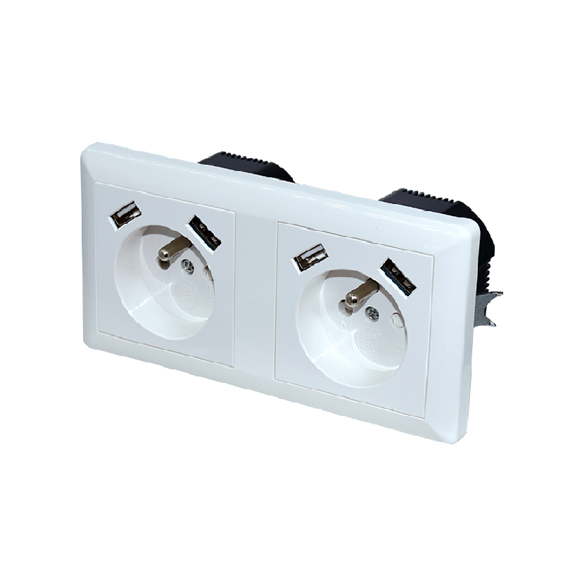 Safewire SF-USB-46E USB charging with 2 french socket