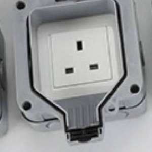 913SPF-G BS Standard 1 Gang IP66 Outdoor CE & UKCA certificate socket inside